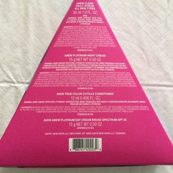 2/$20 Avon Weekend Ritual Abox Collection - Picture 7 of 8